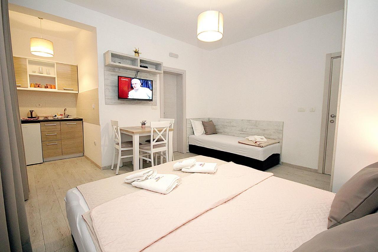 Apartments Saric Bar Extérieur photo