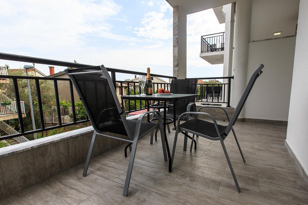 Apartments Saric Bar Extérieur photo
